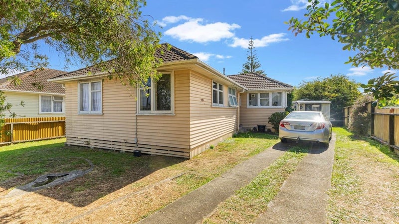 34 Pearl Baker Drive, Otara, Auckland - Carousel 1