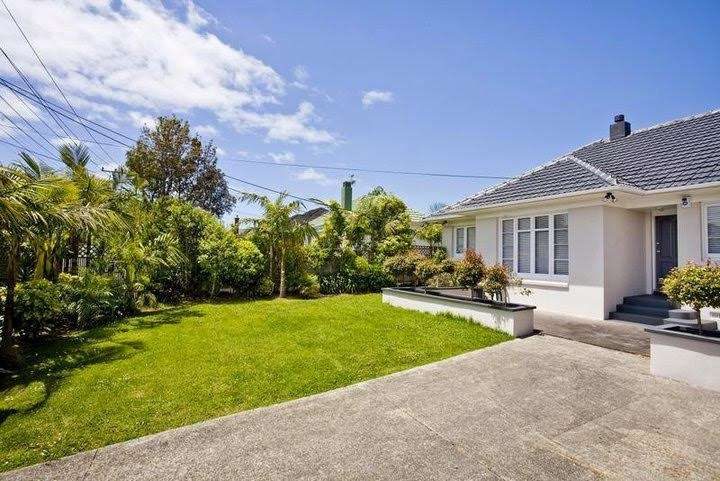 60 Eversleigh Road, Belmont, Auckland - Carousel 2
