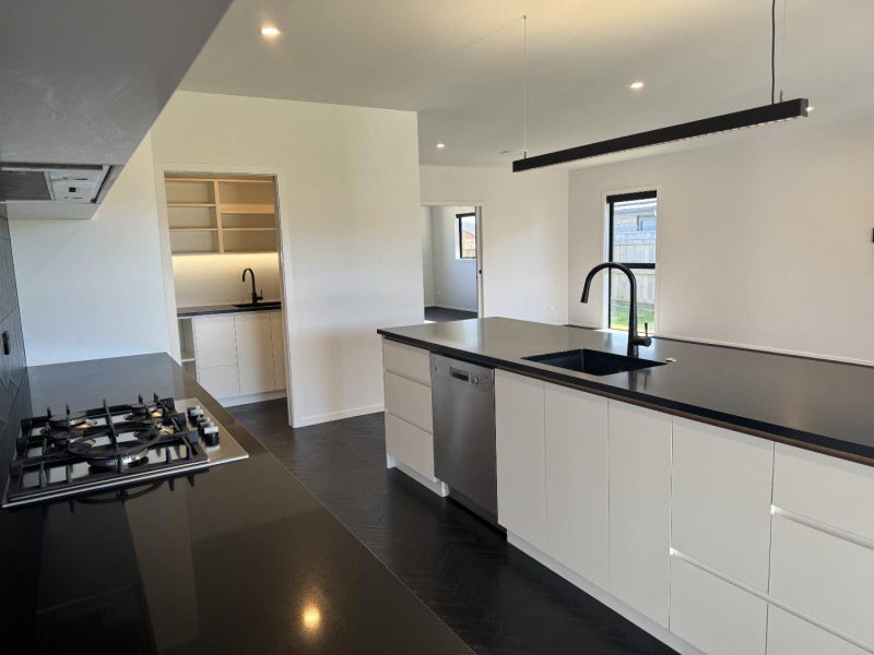 44 Sardinia Grove, Fitzherbert, Palmerston North - Carousel 2