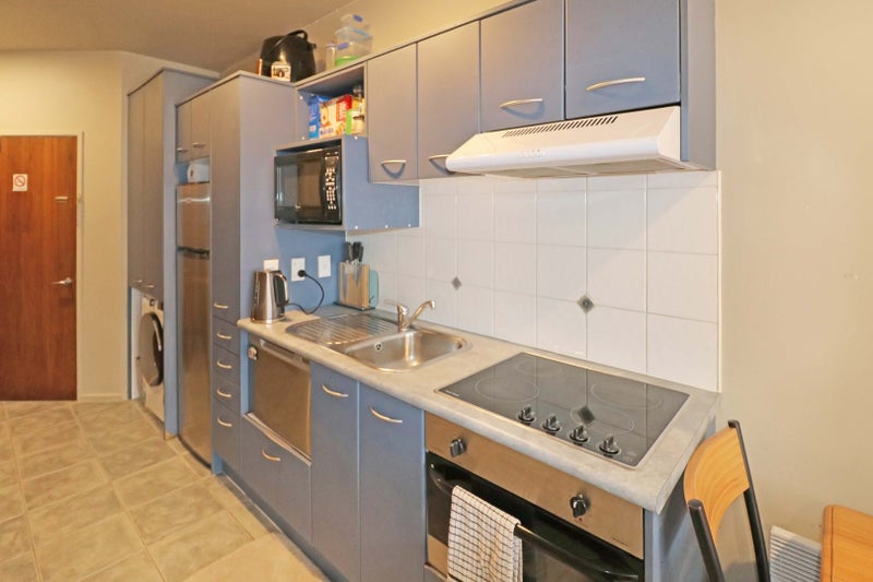 2E/154 The Terrace, Wellington Central, Wellington - Carousel 2