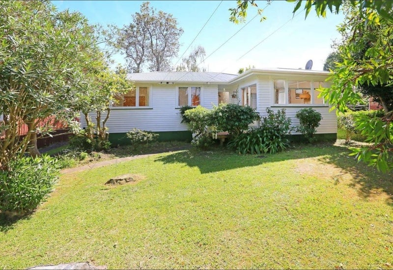 3 Bellamy Place, Blockhouse Bay, Auckland - Carousel 1