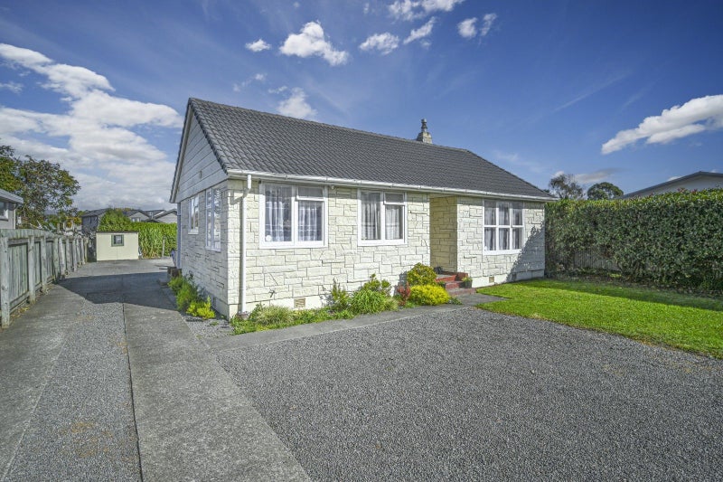 803 Collinge Road, Mayfair, Hastings - Carousel 1