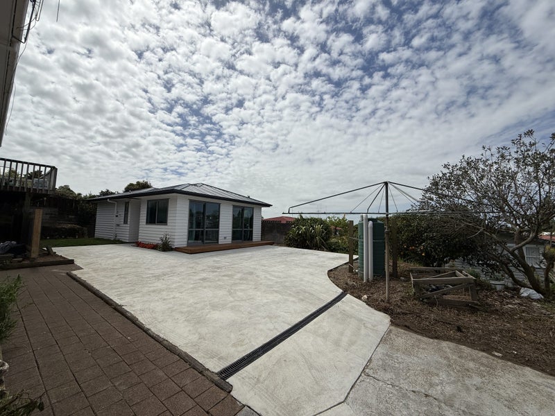 42A Hillcrest Road, Hillcrest, Hamilton - Carousel 2