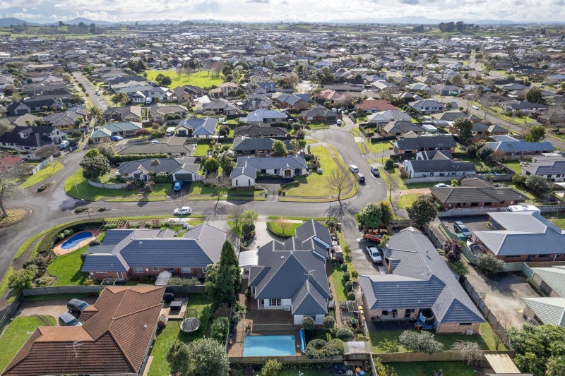 4 Guildford Place, Rototuna North, Hamilton - Carousel 23