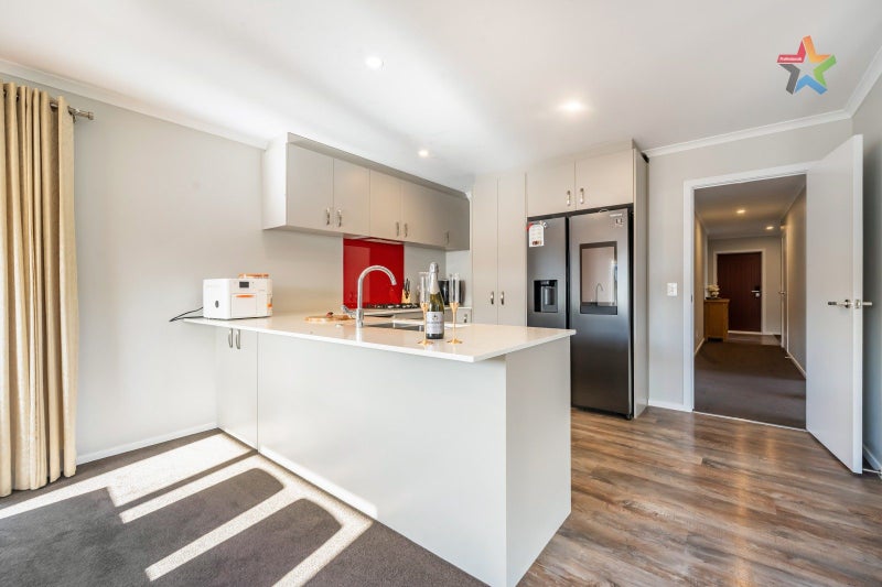 7 Brian Hughes Road, Wainuiomata, Lower Hutt - Carousel 2