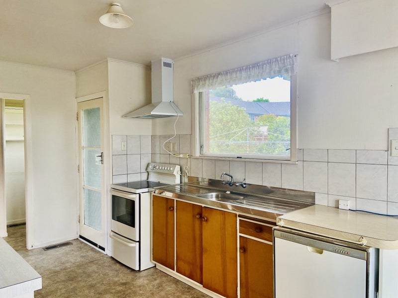 151 Newcastle Road, Nawton, Hamilton - Carousel 2