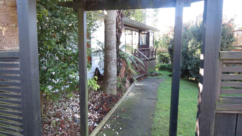 21 Hazeldene Place, Opaheke, Papakura - Carousel 1