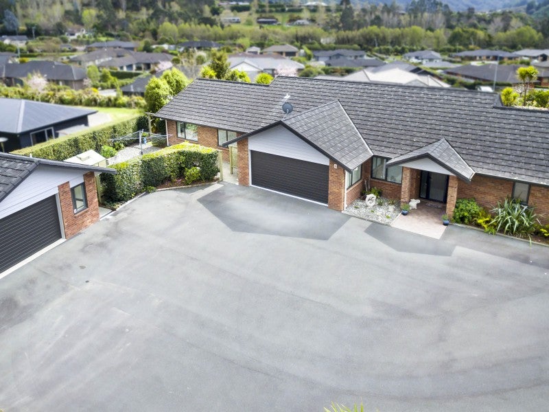 22 Jade Crescent, Timberlea, Upper Hutt - Carousel 2