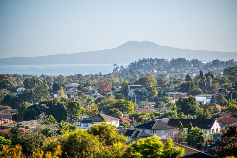 1/7 Tromie Place, Highland Park, Auckland - Carousel 1