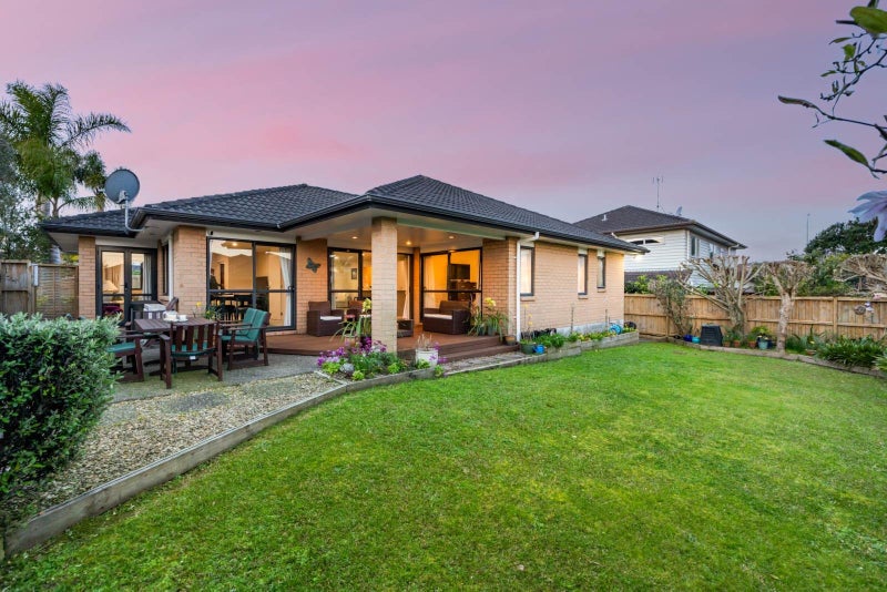 13 Hampervale Place, Flat Bush, Auckland - Carousel 2
