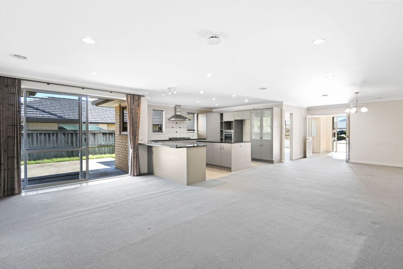 20 Palliser Drive, Huntington, Hamilton - Carousel 2