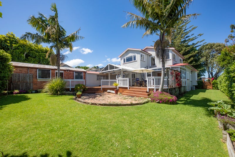 11 Acorn Street, Royal Oak, Auckland - Carousel 1