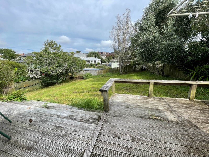 6 Cintra Place, Glen Innes, Auckland - Carousel 11