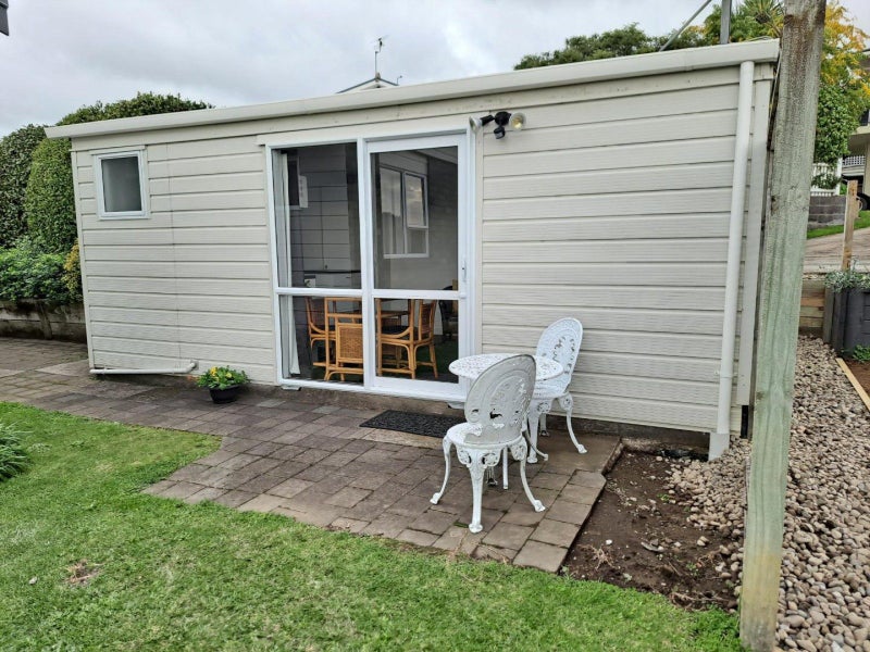 8 Walmer Grove, Bell Block, New Plymouth - Carousel 1