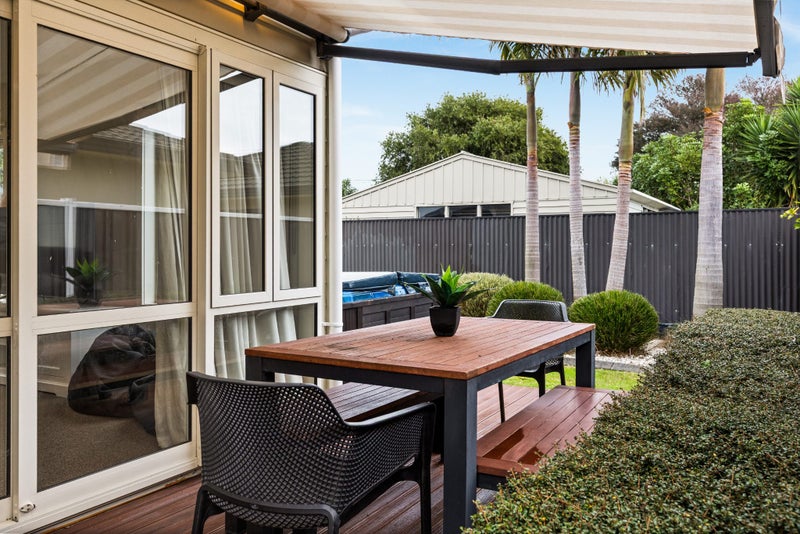 2 Warwick Crescent, Taradale, Napier - Carousel 2