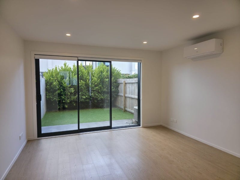 17/35 Convoy Lane, Otahuhu, Auckland - Carousel 1