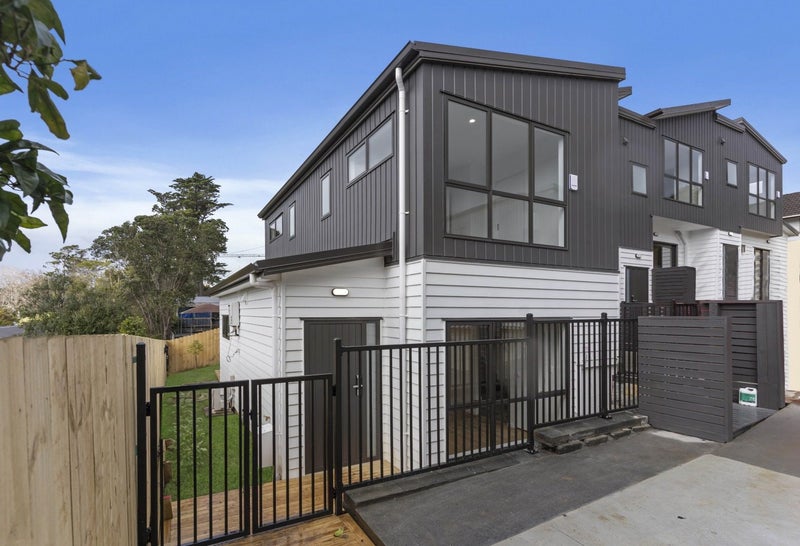 8E Tahinga Street, Northcote, Auckland - Carousel 2