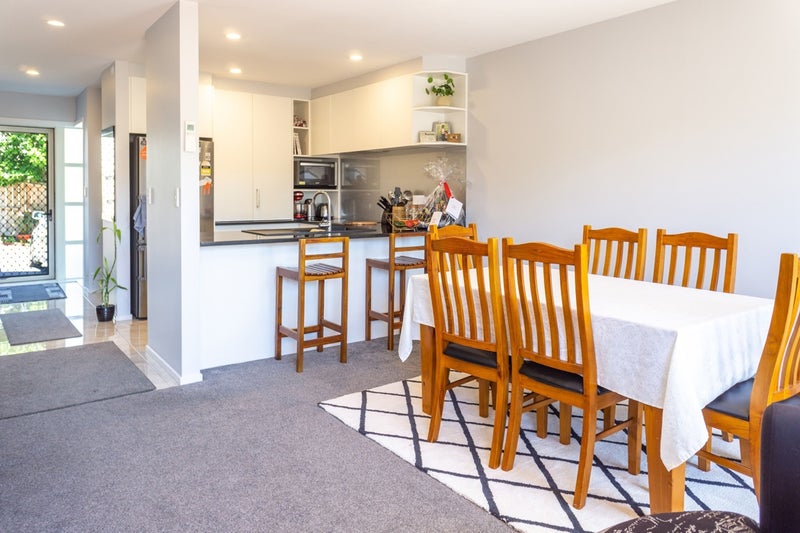 6/14 Fields Parade, Oteha, Auckland - Carousel 2