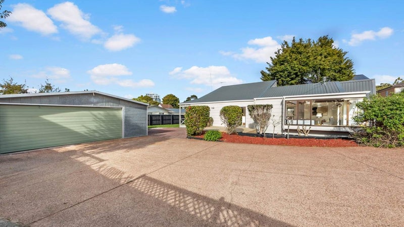 27 Swanson Road, Henderson, Auckland - Carousel 1