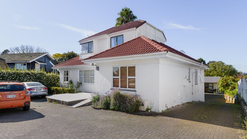 218 Hillcrest Road, Hillcrest, Hamilton - Carousel 1