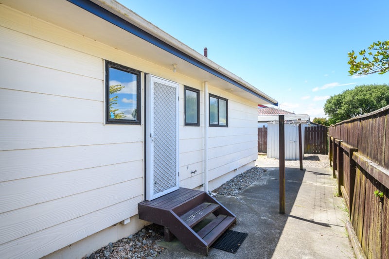 54 Benmore Avenue, Cloverlea, Palmerston North - Carousel 14