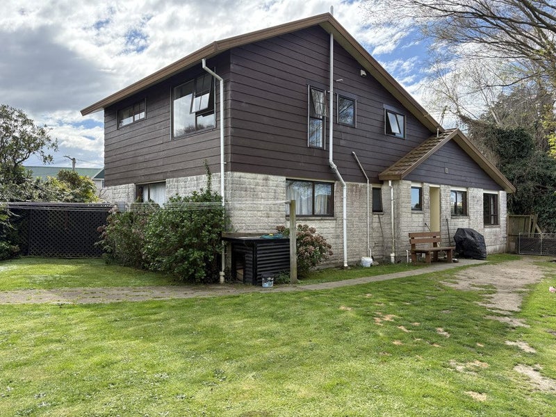 12 Cunliffe Road, Redwood, Christchurch - Carousel 1