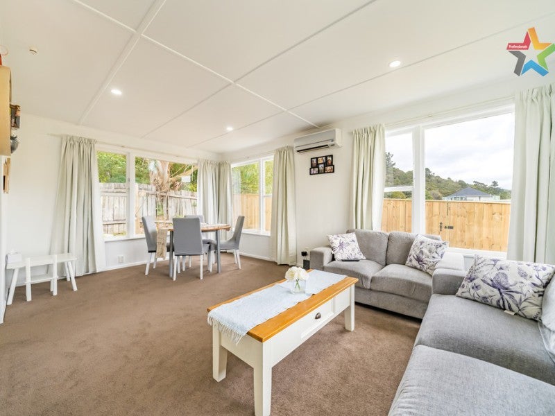 4/10 Bull Avenue, Wainuiomata, Lower Hutt - Carousel 2