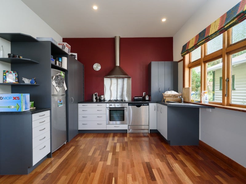 56 Pembroke Road, Northland, Wellington - Carousel 2