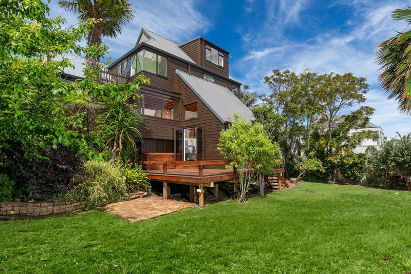 3A Mizpah Road, Waiake, Auckland - Carousel 1