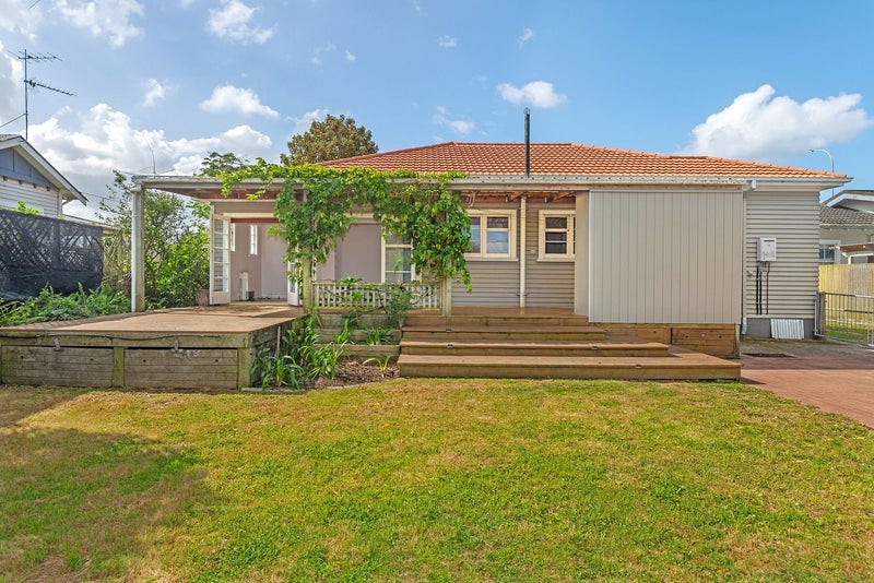 754 Childers Road, Elgin, Gisborne - Carousel 14