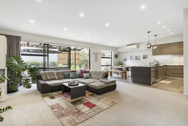 4 Gateway Avenue, Beachlands, Auckland - Carousel 2