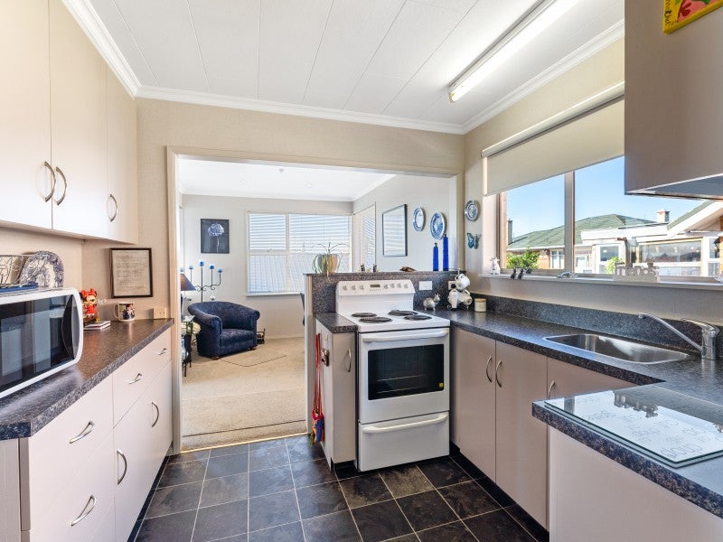 64B Wharfe Street, South Hill, Oamaru - Carousel 23