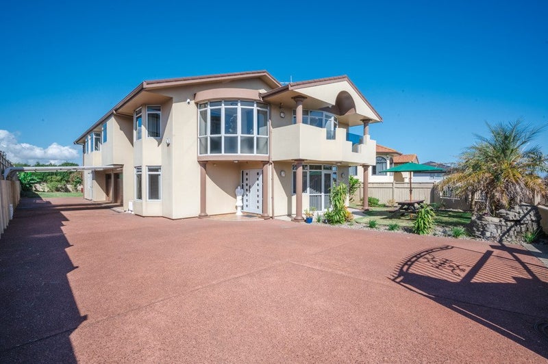 10 Rosewood Place, Goodwood Heights, Auckland - Carousel 1