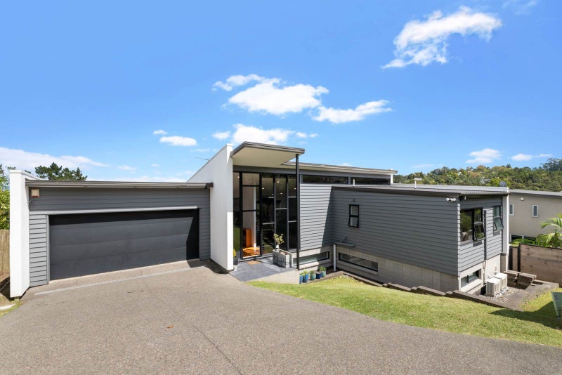 8 Treetops Way, Bayview, Auckland - Carousel 1