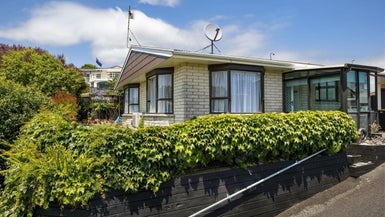 4A Renown Place, Spotswood, New Plymouth - Carousel 1