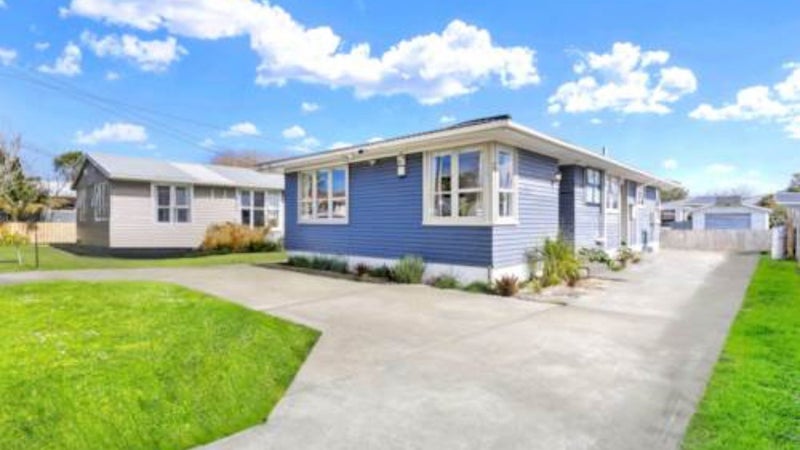 17 Sullivan Avenue, Mangere Bridge, Auckland - Carousel 1