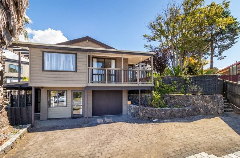 141 Norman Lesser Drive, Saint Johns, Auckland - Carousel 1