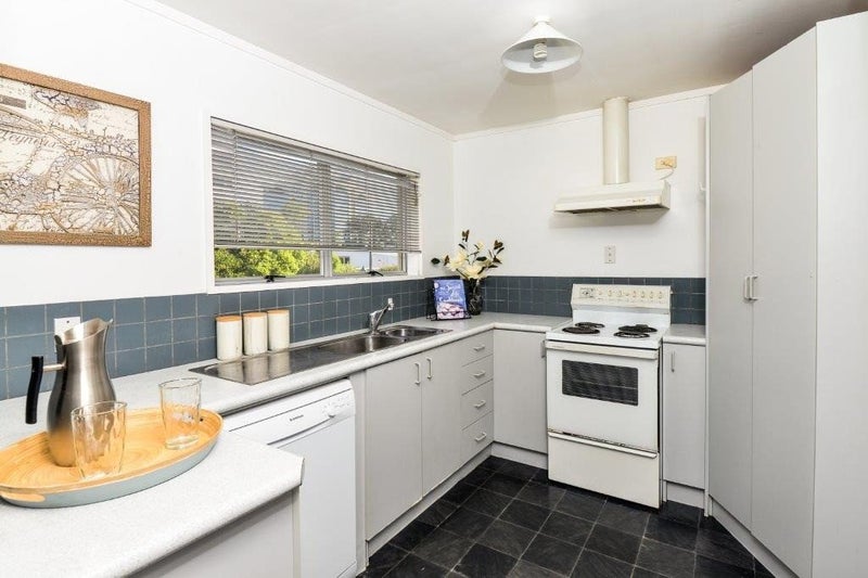 10B Little London Lane, Hamilton Central, Hamilton - Carousel 8