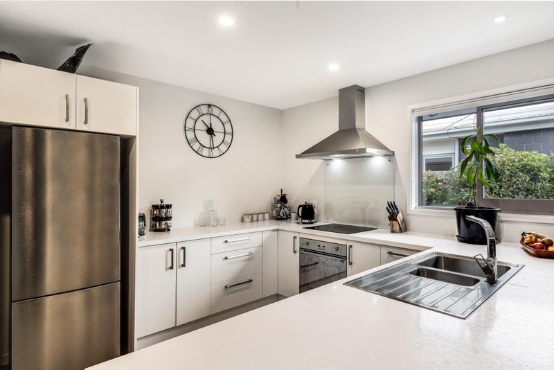 16 McLendon Green, Belfast, Christchurch - Carousel 1