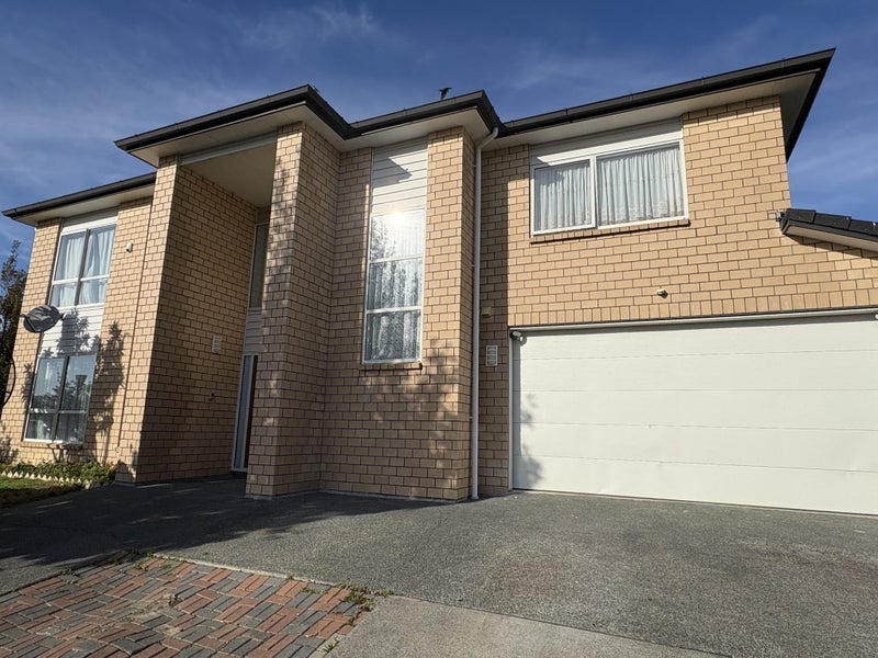 42 Dromoland Drive, Flat Bush, Auckland - Carousel 1