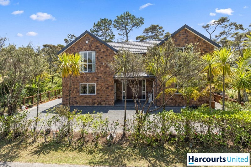 35 Godley Road, Green Bay, Auckland - Carousel 2