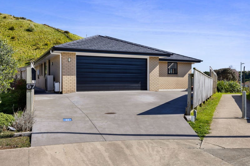 67 Magnolia Drive, Westown, New Plymouth - Carousel 1
