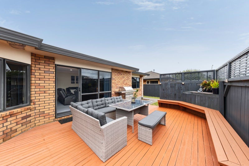 2/213 Coronation Avenue, Welbourn, New Plymouth - Carousel 1