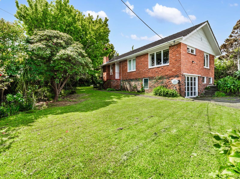 27 Merriefield Avenue, Forrest Hill, Auckland - Carousel 2