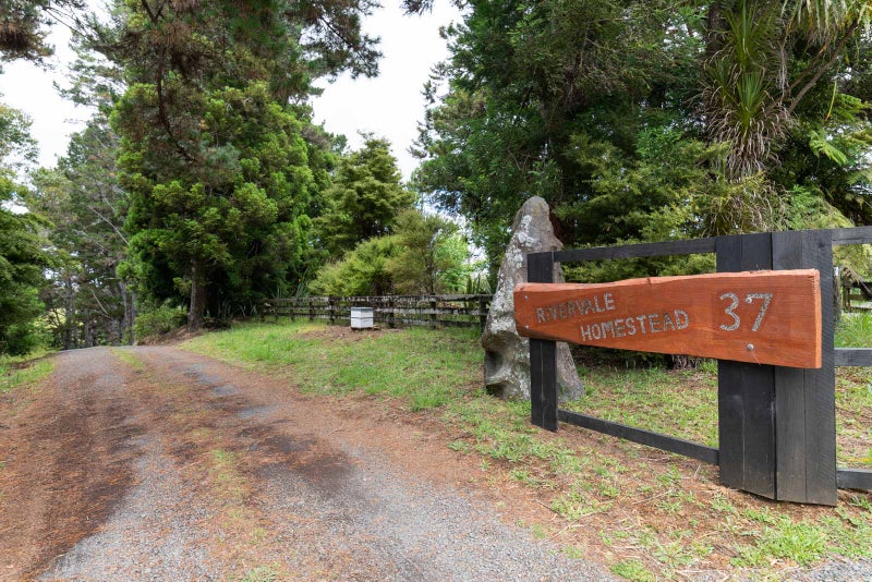 37 Shirley Road, Kerikeri - Carousel 24