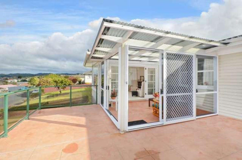 12 Ogle Crescent, Kamo, Whangarei - Carousel 2