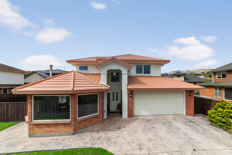4 Black Pine Road, Woodridge, Wellington - Carousel 1
