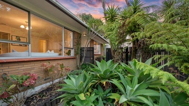 2/20 Flavia Close, Torbay, Auckland - Carousel 1