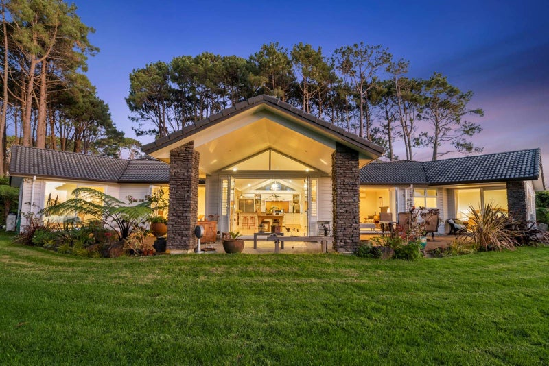 28 Beacon Road, Albany - Carousel 1