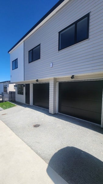 90A West Harbour Drive, West Harbour, Auckland - Carousel 1